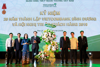 Vietcombank Bình Dương kỷ niệm 20 năm thành lập