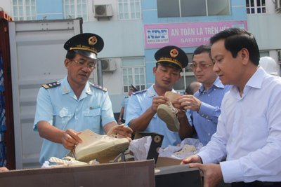 Xử lý nghiêm những trường hợp tiếp tay cho buôn lậu, gian lận thương mại