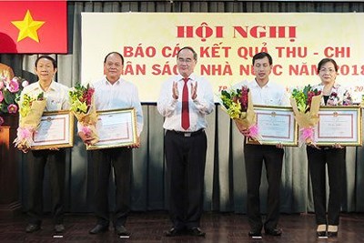13 doanh nghiệp nộp thuế trên 1.000 tỷ đồng năm 2018 được tuyên dương 