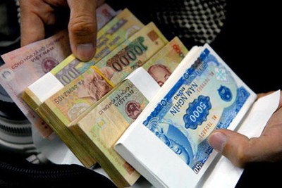 Xử lý việc đổi tiền lẻ dịp tết không đúng quy định