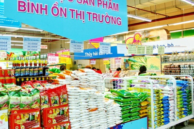 Thị trường giáp tết: Doanh nghiệp bung hàng, tăng khuyến mãi