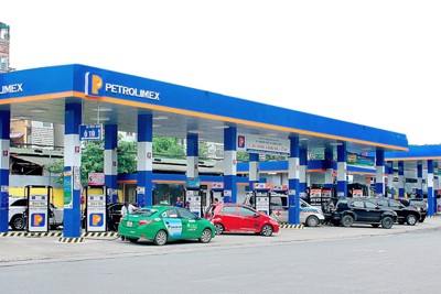 Giữ ổn định giá xăng trong tháng 2