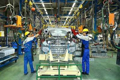 Bộ Tài chính: Tiếp tục nghiên cứu tính thuế đối với ôtô nội