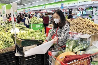 Cung ứng đầy đủ các mặt hàng thiết yếu, giá ổn định