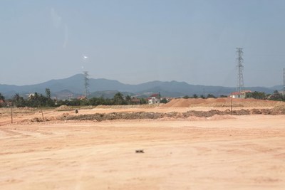 Đất "vàng" đang mở thầu đã có doanh nghiệp thi công san lấp