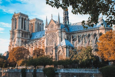 [Infographics] Nhà thờ Đức Bà Paris - một biểu tượng văn hóa Pháp