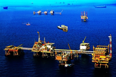 “Vàng đen” biến dạng: Ai được hưởng từ giá dầu?