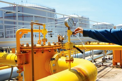 Giá dầu âm: Cuộc chiến vương quyền và hệ lụy