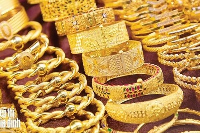 Giá vàng hôm nay 30/4: USD biến động kỷ lục, vàng tụt giảm 