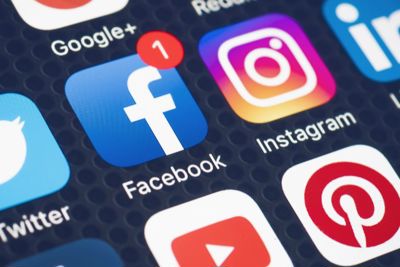 Hàng loạt ứng dụng trên iPhone bị lỗi thoát ra ngoài vì Facebook