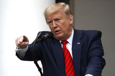 Tổng thống Trump dọa áp thuế buộc các công ty Mỹ trở về nước