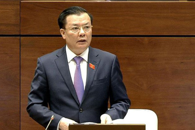Bộ trưởng Bộ Tài chính Đinh Tiến Dũng giải trình một số nội dung trước Quốc hội