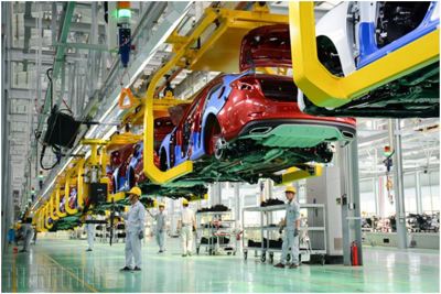  Xe ô tô sản xuất trong nước được giảm 50% mức thu lệ phí trước bạ 