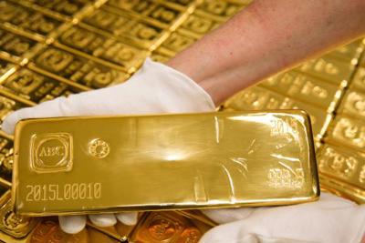 USD giảm, vàng tiếp tục tăng giá