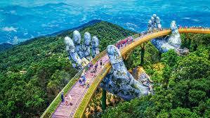 COVID-19: Hỗ trợ kịp thời về phí cấp giấy phép lữ hành, cấp thẻ hướng dẫn viên du lịch
