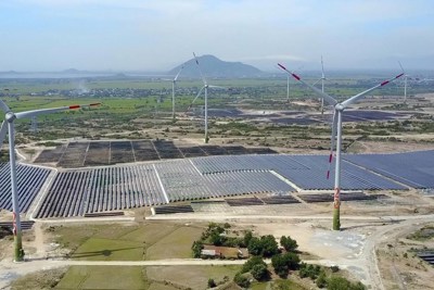 Ngành điện chờ hướng dẫn xử lý vướng mắc liên quan đến điện Mặt Trời