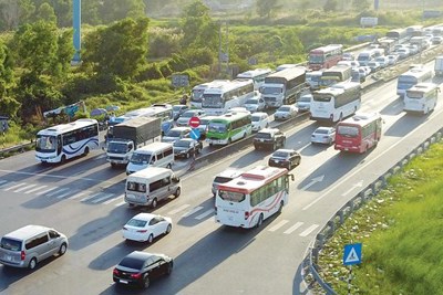 Thả nổi cao tốc TPHCM - Trung Lương: Ai chịu trách nhiệm?