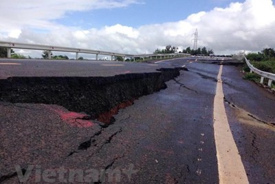 Vụ đường 250 tỷ đồng nứt toác: Xử lý trách nhiệm người đứng đầu