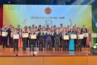 Tôn vinh người nộp thuế tiêu biểu, đóng góp lớn cho ngân sách nhà nước