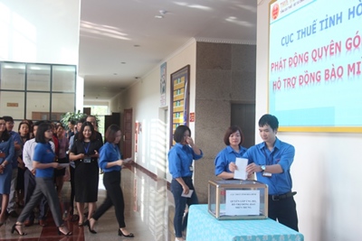 Các đơn vị ngành Thuế tích cực hưởng ứng ủng hộ đồng bào miền Trung