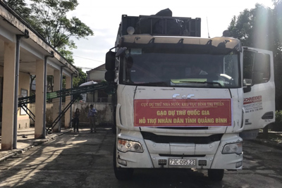 Tổng cục Dự trữ Nhà nước khẩn trương đưa gạo hỗ trợ bà con vùng lũ
