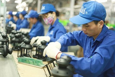 Ảnh hưởng của cuộc Cách mạng công nghiệp 4.0 đến người lao động và các hàm ý chính sách