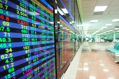 Cổ phiếu ngân hàng bứt phá, VN-Index vượt mốc 1.290 điểm