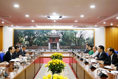 Đẩy mạnh hợp tác trong lĩnh vực kinh doanh bảo hiểm và chứng khoán
