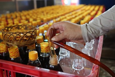 Thí điểm thành công dán tem truy xuất nguồn gốc nước mắm Phú Quốc