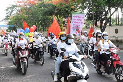 Cần giải pháp mạnh giảm tác hại của rượu, bia và thuốc lá đối với sức khỏe