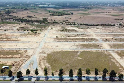 Kẽ hở thâu tóm đất đai