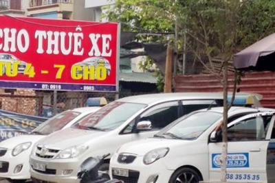 Giá thuê ô tô leo thang từng ngày theo Tết