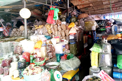 Thực phẩm không tên vẫn đầy chợ