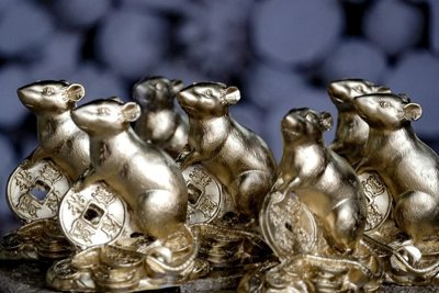 Gốm sứ hình con Chuột: Từ giá bình dân đến tiền triệu đều đắt hàng