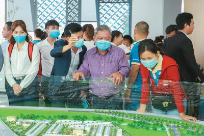 Dòng tiền tiếp tục đổ vào bất động sản trước áp lực lạm phát