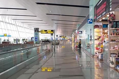 Tạm dừng đưa người Việt Nam từ nước ngoài về sân bay Nội Bài