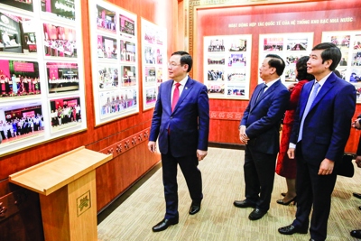  Cải cách thể chế chính sách, hiện đại hóa công nghệ, kiện toàn tổ chức bộ máy và phát triển nguồn nhân lực