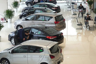 Ô tô đua nhau giảm giá hàng trăm triệu đồng