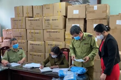 Phát hiện nhiều vụ làm giả khẩu trang, quần áo bảo hộ y tế