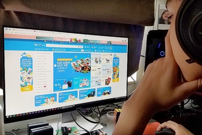 Thương mại điện tử xuyên biên giới: "Cuộc chiến" dịch vụ nhận mua hộ