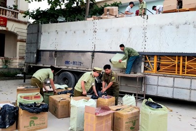 Bắt giữ vụ vận chuyển thuốc lá lậu số lượng lớn