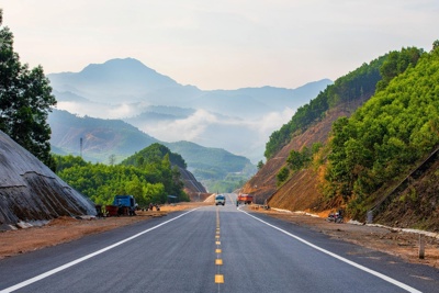 Dặm dài yêu thương nối mọi miền đất nước