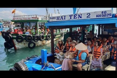 Đổ xô đón khách du lịch Trung Quốc vào Việt Nam: Nên không?
