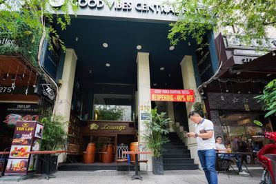 Nhà đầu tư "bắt đáy" khi khách sạn bán "tháo"