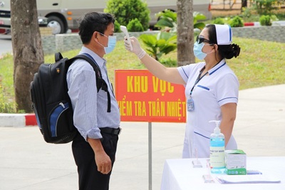 Không “ngăn sông cấm chợ”, tránh ảnh hưởng đến hoạt động sản xuất kinh doanh