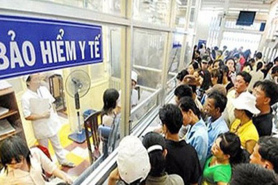 Tránh rơi vào "bẫy" đói nghèo bằng bảo hiểm y tế