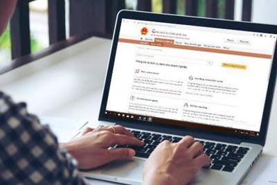 Sử dụng sơ yếu lý lịch điện tử thay sơ yếu lý lịch giấy từ năm 2023
