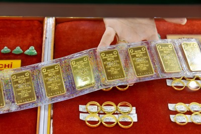 Lo ngại điều chỉnh các quy định kinh doanh, giá vàng miếng SJC “lao dốc"