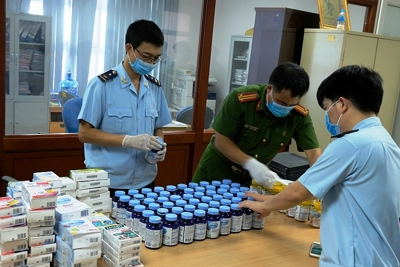 Số lượng lớn ma túy ngụy trang trong các lọ thực phẩm chức năng bị bắt giữ