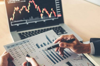 Đầu tư thế nào trong mùa báo cáo tài chính?